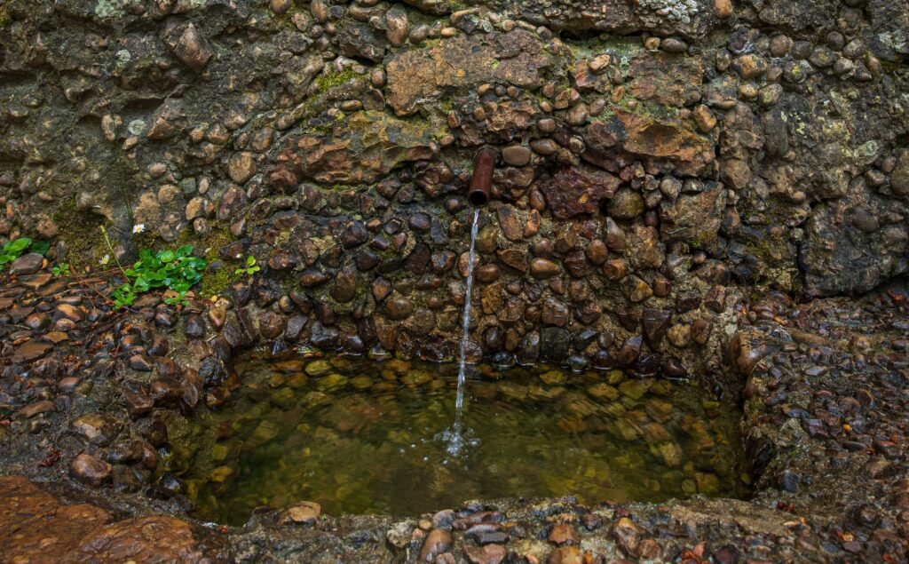 Fuente-de-agua-las-canalejas-Talayuela
